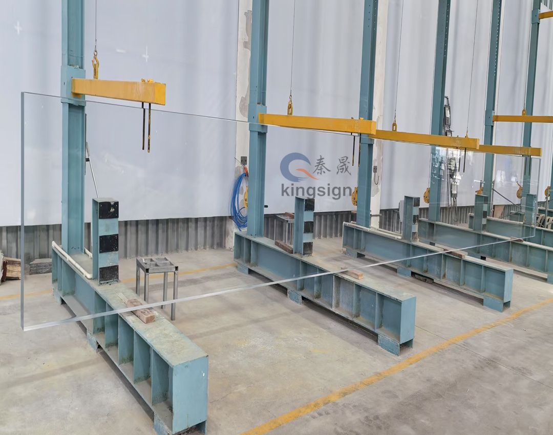 Plexiglass және температуралық әйнектің айырмашылығы неде